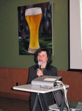 Washington University geophysicist Anne Hofmeister presents her work at 'Science on Tap.'