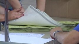 Rezultatet paraprake, e majta ruan avantazhin e thellë