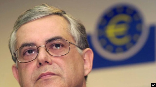 Lucas Papademos (File)