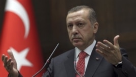 Turkiya Bosh vaziri Rajab Toyib Erdog'an parlamentda so'zlamoqda, Anqara, 26-iyun, 2012-yil.