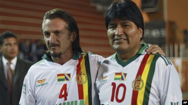 Actor Sean Penn se reunió con el presidente de Bolivia Evo Morales para conversar sobre una posible colaboración a Haití.