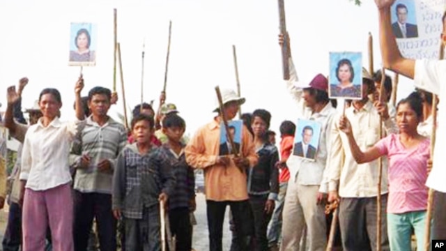 Villagers in Kampong Speu protest against Phnom Penh Sugar Company for land grabbing, file photo. 