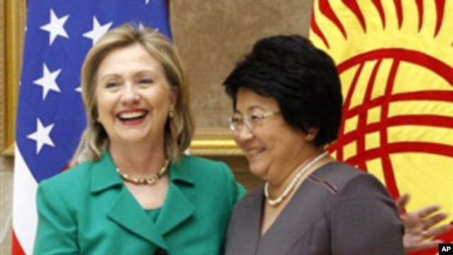 U.S. Secretary of State Hillary Rodham Clinton meets with Kyrgyz President Roza Otunbayeva in Bishkek,  Dec. 2, 2010.