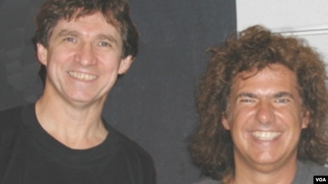 Jazz America’s Russ Davis with legendary guitarist Pat Metheny 