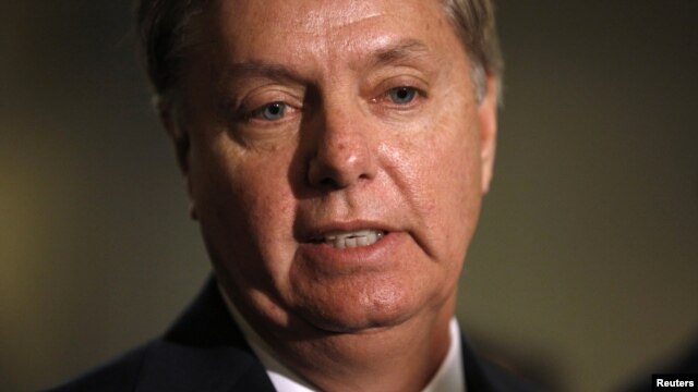 El republicano Lindsey Graham criticó la propuesta del presidente Obama, "es de risa", dijo. 