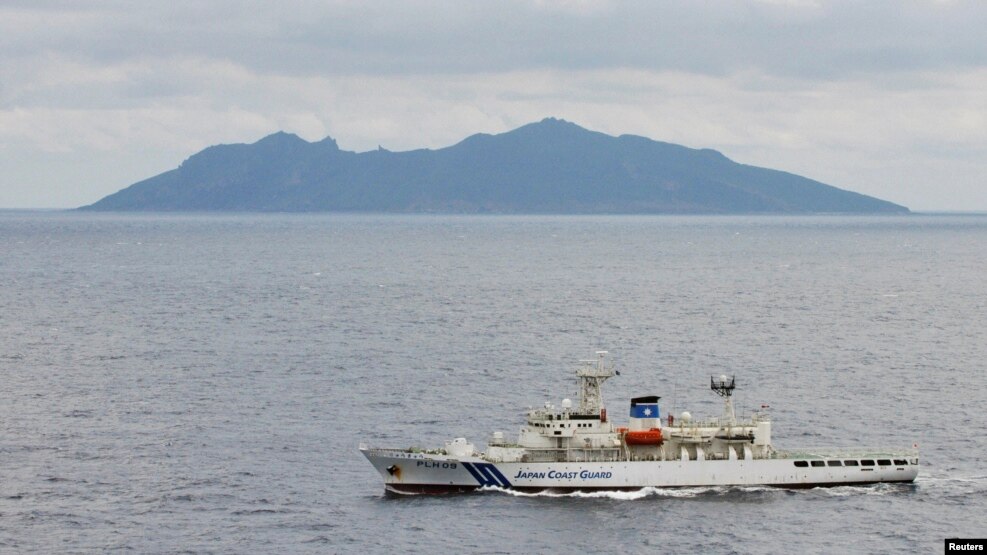 Tàu tuần duyên Nhật Bản gần quần đảo tranh chấp Senkaku/Điếu Ngư ở biển Hoa Đông.