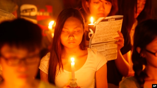 Cuộc thắp nến cầu nguyện năm nay diễn ra khi mối quan hệ giữa Hong Kong và Bắc Kinh bắt đầu thay đổi.