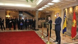 Predsjedavajući Vijeća ministara BIH Vjekoslav Bevanda i crnogorski premijer Milo Đukanović na konferenciji za novinare u Podgorici