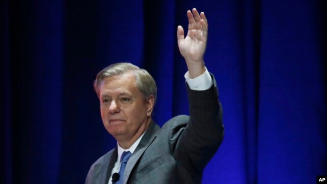 Thượng nghị sĩ Mỹ Lindsey Graham của bang South Carolina, hôm thứ Hai đã từ bỏ cuộc đua tranh đề cử tổng thống của Đảng Cộng hòa năm 2016, thừa nhận rằng ông giành được ít sự ủng hộ chính trị.