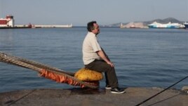 Pelabuhan Piraeus sampai beberapa tahun lalu merupakan salah satu pelabuhan tersibuk di Eropa. Kini, menjadi kota yang tingkat penganggurannya mencapai 90 persen (foto: Dok.).