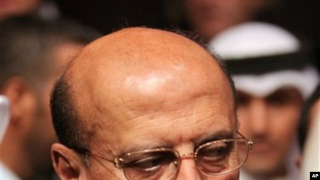 Yemeni Foreign Minister Abu Bakr al-Qirbi (file photo).