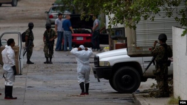 Este episodio podría ser una venganza del cartel de Los Zetas por los 23 asesinatos del pasado viernes en Nuevo Laredo.