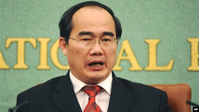 Ông Nguyễn Thiện Nhân chúc mừng tân đại sứ Trung Quốc nhận nhiệm vụ mới, ông nói rằng Việt Nam luôn 'coi trọng mối quan hệ láng giềng, hợp tác hữu nghị giữa nhân dân hai nước'.