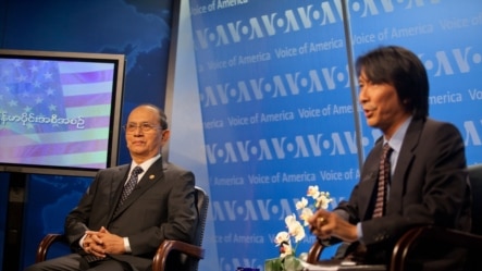 Burmese President Thein Sein (left) at live VOA town hall event on May 19 in Washington with Burmese Service Chief Lwin Htun Than.