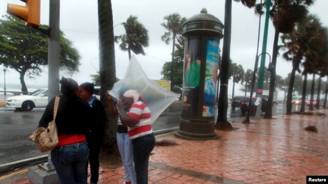 Erika llegó a ciclón tropical dejando fuertes vientos y lluvias en Cuba, Haití, Dominica, Bahamas y Florida.