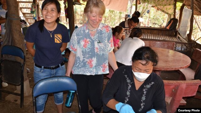 U.S. Science Envoy Dr. Geraldine Richmond in Cambodia as part of a trip in Southeast Asia in support of President Obama’s initiative to strengthen science and education in Southeast Asia. (Courtesy of US Embassy Phnom Penh)
