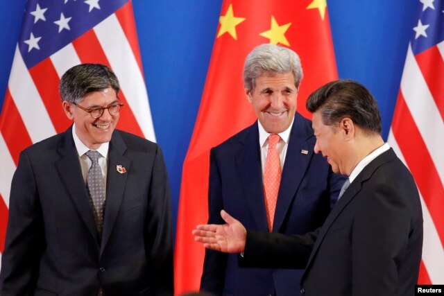 Chủ tịch Trung Quốc Tập Cận Bình gặp Ngoại trưởng Hoa Kỳ John Kerry, và Bộ trưởng Tài chính Jack Lew tại Bắc Kinh, ngày 6/6/2016.