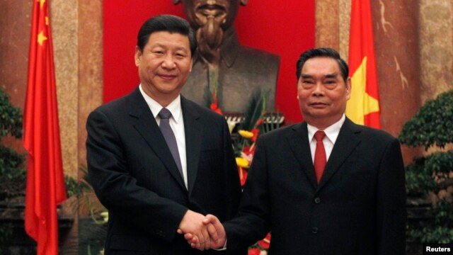 Đặc phái viên Lê Hồng Anh Lê Hồng Anh và Chủ tịch Trung Quốc Tập Cận Bình.