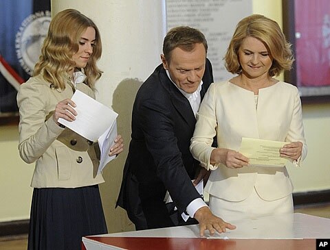 Exit Poll Tusk to Keep Power in Pol pic