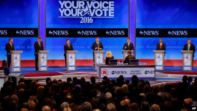 Các ứng cử viên tổng thống của đảng Cộng hòa trong cuộc tranh luận tại New Hampshire tối thứ Bảy 6/2//2016.