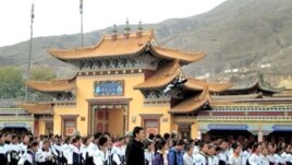 Thousands of Tibetan students stage protests in Rebkong, northwestern China's Qinghai province, 19 Oct 2010