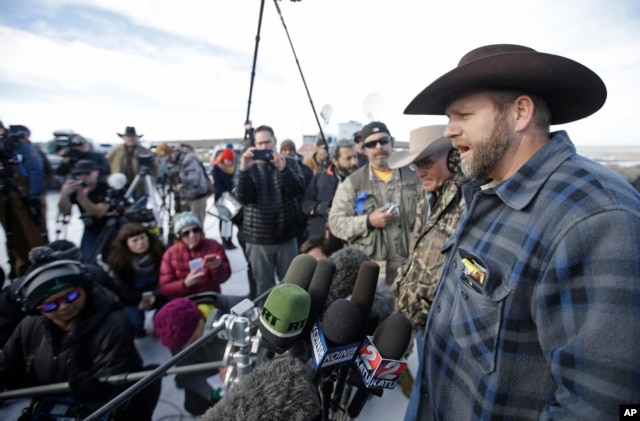 Ammon Bundy, a leader of the occupying protesters at the Malheur National Wildlife Refuge, speaks to reporters during a news conference at the refuge near Burns, Ore., Jan. 6, 2016.