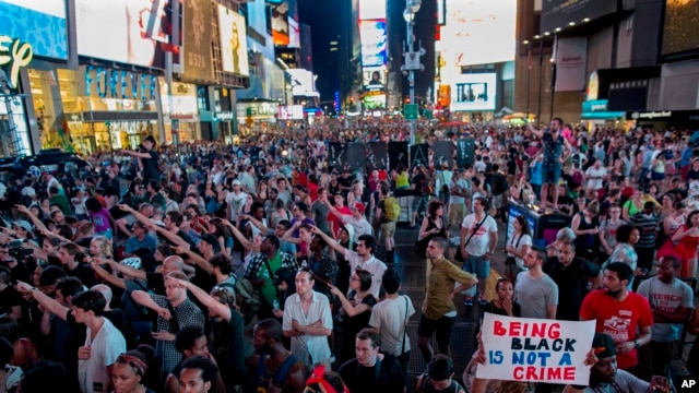 Maandamano baada ya George Zimmerman kuachiwa  huru,Times Square, New York, Julai 14, 2013. 