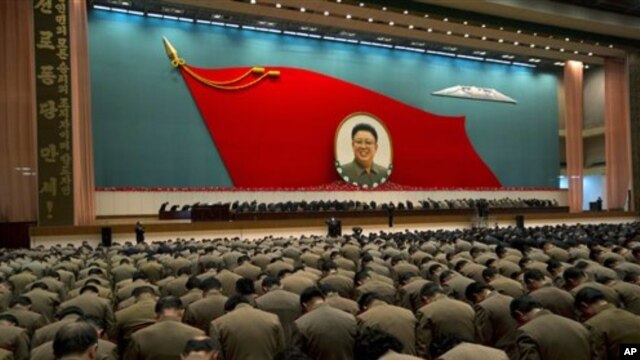 지난 16일 북한 평양에서 열린 김정일 국방위원장 사망 1주기 추모 행사.