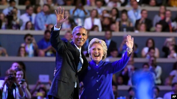 Barack Obama e Hillary Clinton na convenção democrata