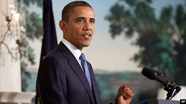 US President Barack Obama makes a statement on the debt ceiling talks to the press, July 29, 2011