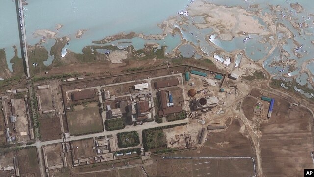 Hình ảnh vệ tinh do GeoEye cung cấp cho thấy các khu vực xung quanh cơ sở hạt nhân Yongbyon ở Yongbyon, Bắc Triều Tiên.