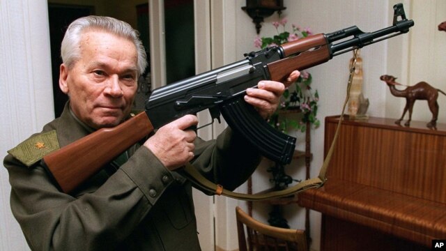 Ông Mikhail Kalashnikov, người thiết kế súng tự động AK-47 đã qua đời 