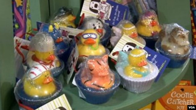 SoapPrizes handmade soaps on display at Dancing Bear Toys and Gifts in Frederick, Maryland. (VOA/A. Greenbaum)