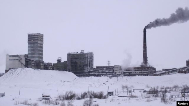 Suasana sekitar pertambangan batubara Vorkutinskaya di wilayah Komi, Rusia (foto: dok). Sebuah ledakan dilaporkan terjadi di pertambangan ini, Senin (11/2), menewaskan sedikitnya 18 orang.