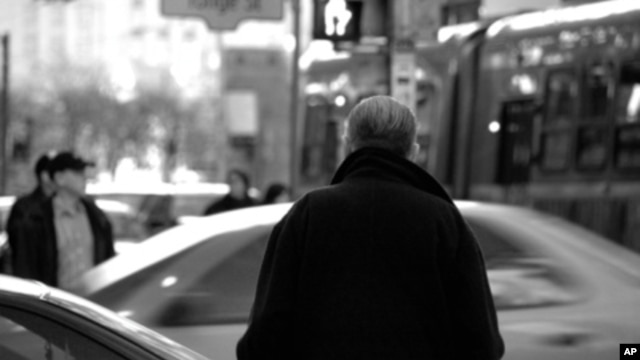 New research associates exposure to traffic pollution with lower scores on cognition tests, even lower than what would be expected with normal aging.