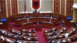 Shërbimi diplomatik shqiptar mes politizimit dhe profesionalizmit
