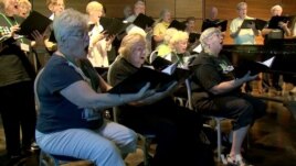 Cantantes de la tercera edad.
