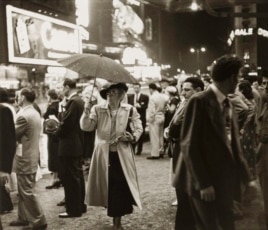 Louis Faurer’s street scenes highlighted the energy of New York City’s nightlife.