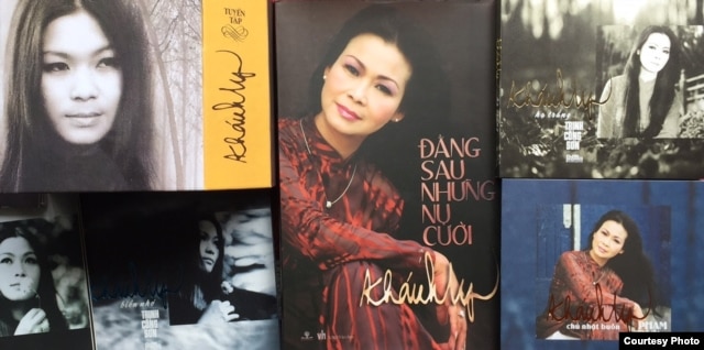 CD nhạc và sách của Khánh Ly mới được phát hành tại Việt Nam tháng trước (ảnh Bùi Văn Phú)