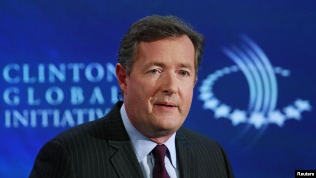Piers Morgan trató de manejar una entrevista con su detractor, Alex Jones.