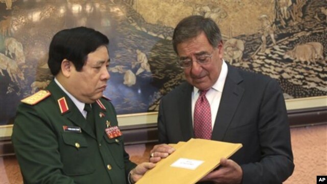 Những lá thư của binh sĩ Flaherty đã được Bộ trưởng Quốc phòng Việt Nam trao lại cho Bộ trưởng Quốc phòng Hoa Kỳ Leon Panetta khi ông Panetta sang thăm Việt Nam