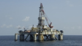 Picture taken end of December 2007 showing an oil platform of the US Pride company situated off Angola.  