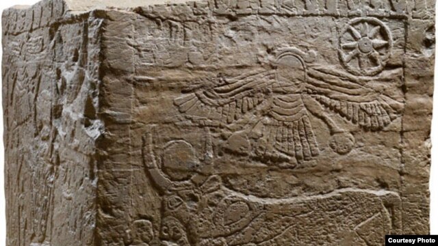 Al-Humra kocka otkrivena je u istoimenom hramu u Tajmi, važnom trgovačkom gradu u Arabiji