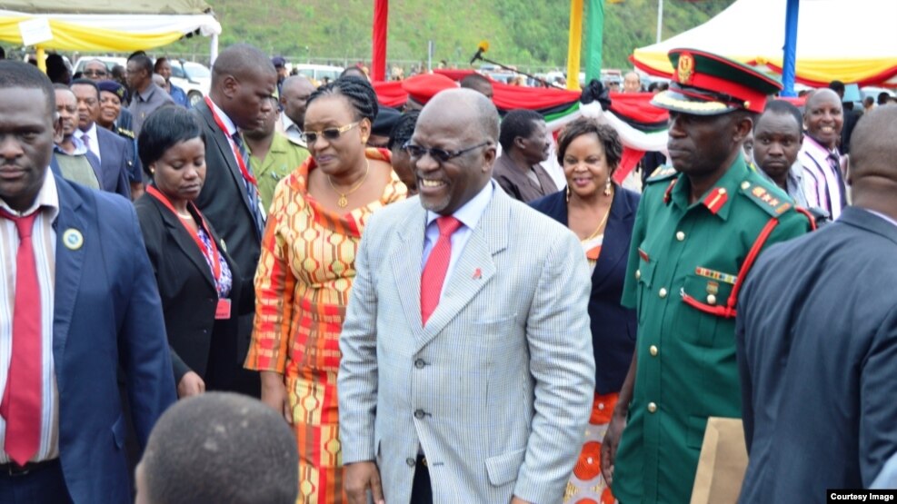 Rais Magufuli akizuru Rwanda