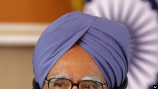 Indian Prime Minister Manmohan Singh speaks during a news conference  (File Photo)