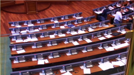 Kosovë: Mospajtime në parlament