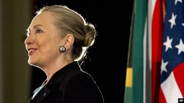 Ngoại trưởng Mỹ Hillary Clinton nói chuyện với các sinh viên đại học ở Cape Town, Nam Phi, Thứ Tư, 8/8/2012