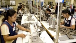 Công nghiệp dệt may của Campuchia là nguồn thu nhập ngoại tệ chủ yếu của nước này.