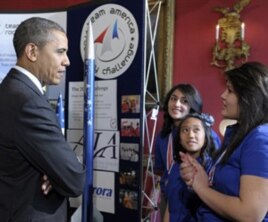 Prezident Obama muhandis bo'lish orzusidagi o'quvchilar bilan suhbatda
