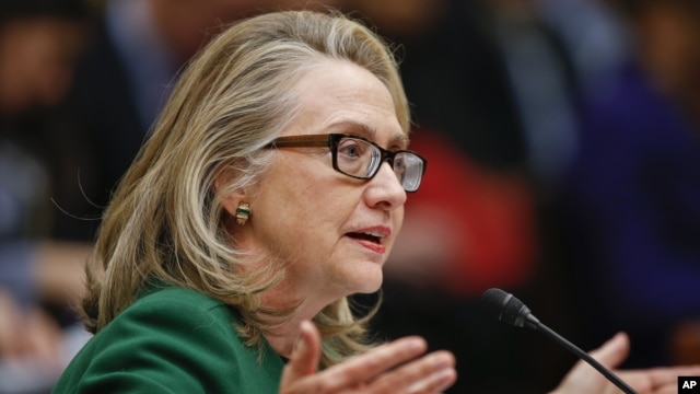 Waziri Clinton akijibu maswali ya wabunge kuhusu Libya.